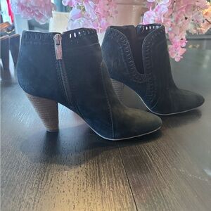 Vince Camuto Ankle Bootie Women's Black Suede Ankle Booties Size 5-5